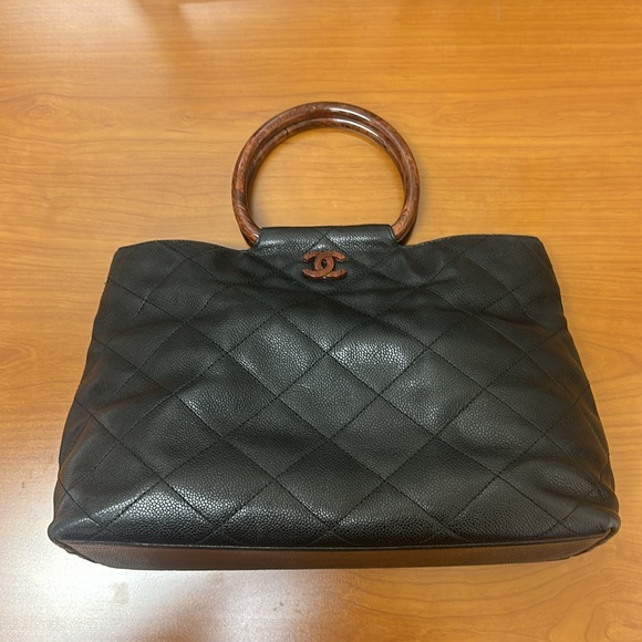 CHANEL CAVIAR LEATHER RESIN HANDLE BAG RARE FIND! - Picture 2 of 12